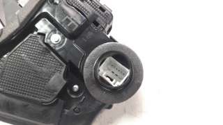 Recambio de cerradura puerta trasera derecha para toyota corolla (e21) 2019- referencia OEM IAM 6905002580  