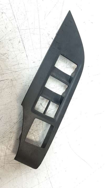 Recambio de moldura para toyota rav4 2018- hybrid 4x2 advance referencia OEM IAM 7423242220  