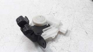 Recambio de cerradura maletero / porton para toyota auris 2012-2019 1.4 turbodiesel cat referencia OEM IAM 6935002090  