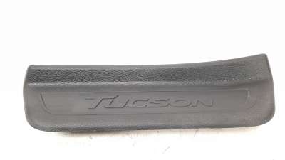 Recambio de moldura para hyundai tucson 2015- 1.6 cat referencia OEM IAM 85878D7000  