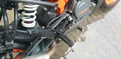 Recambio de estribo lateral para ktm 125 duke 2016- 125 duke referencia OEM IAM   