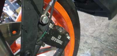 Recambio de pinza de freno delantera izquierda para ktm 125 duke 2016- 125 duke referencia OEM IAM 94813015000  