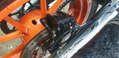 Recambio de pinza de freno trasera derecha para ktm 125 duke 2016- 125 duke referencia OEM IAM 94513080000  