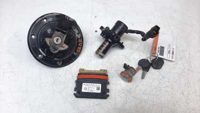 Recambio de conmutador de arranque para ktm 390 duke 2016- 390 duke referencia OEM IAM 93011066044  