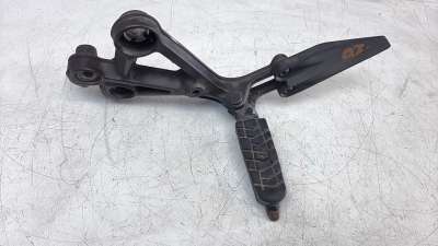 Recambio de estribo lateral para ktm 390 duke 2016- 390 duke referencia OEM IAM 93003038000  
