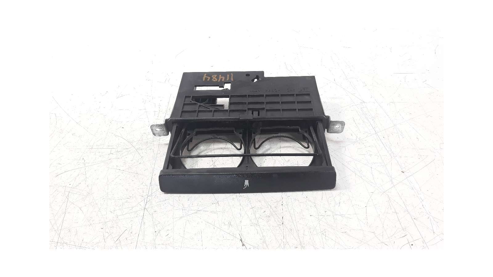 Recambio de cenicero para nissan terrano/terrano.ii (r20) 1993-2007 3.0 td cat referencia OEM IAM 684300X810   Recambio de cenicero para nissan terrano/terrano.ii (r20) 1993-2007 3.0 td cat referencia OEM IAM 684300X810