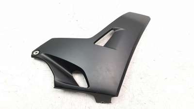 Recambio de moldura para honda cb 125 f 2015- referencia OEM IAM 64311K98E00ZB  
