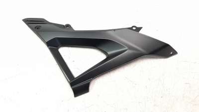 Recambio de moldura para honda cb 125 f 2015- referencia OEM IAM 83521K94T00  