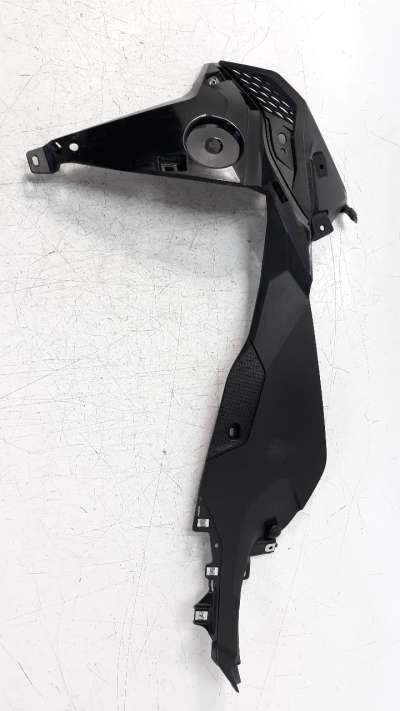 Recambio de moldura para bmw f 900 r 2019- referencia OEM IAM 46638403853  