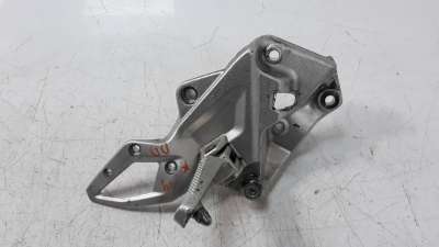 Recambio de estribo lateral para bmw f 800 r 2015- f 800 r referencia OEM IAM 8527864  
