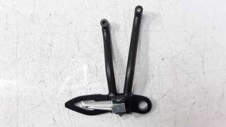 Recambio de estribos laterales para yamaha mt-125 2019- referencia OEM IAM B1VF742L00  