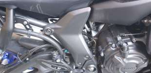 Recambio de moldura para yamaha yzf-r 7 2023- yzf-r 7 referencia OEM IAM BEB2745300  