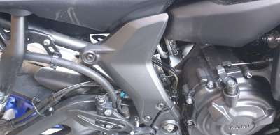 Recambio de moldura para yamaha yzf-r 7 2023- yzf-r 7 referencia OEM IAM BEB2745300  
