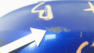 Recambio de moldura para yamaha yzf-r 7 2023- yzf-r 7 referencia OEM IAM BEB2413900   2