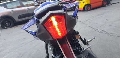 Recambio de piloto trasero central para yamaha yzf-r 7 2023- yzf-r 7 referencia OEM IAM 2CR8471000  