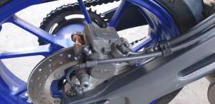 Recambio de pinza de freno trasera derecha para yamaha yzf-r 7 2023- yzf-r 7 referencia OEM IAM 2DR2580W0000  
