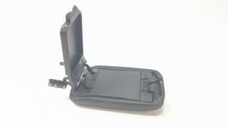 Recambio de apoyabrazos central para toyota rav4 2018- referencia OEM IAM 5895935010  