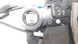 Recambio de cerradura puerta trasera izquierda para toyota rav4 2018- referencia OEM IAM 6906033120  