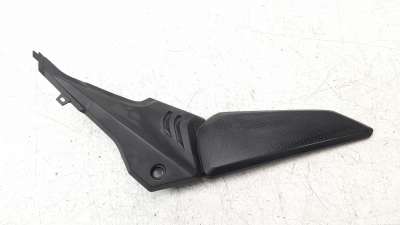 Recambio de moldura para honda cb 650r 2018- referencia OEM IAM 83500MKYD50  