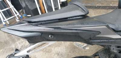 Recambio de moldura para honda cb 500f 2016- referencia OEM IAM 77271MKPJ00  