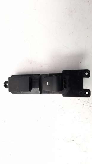 Recambio de mando elevalunas trasero derecho para hyundai tucson 2015- 1.7 crdi cat referencia OEM IAM 93580D3131  