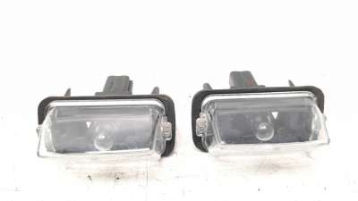 Recambio de piloto matricula para toyota avensis 2015-2018 1.8 16v cat referencia OEM IAM 830206050 L11YS 