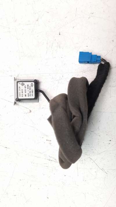 Recambio de antena para renault clio iv 2012- 1.2 16v referencia OEM IAM 259752753R  