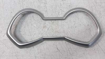 Recambio de moldura para yamaha x-max 125 2014-2020 referencia OEM IAM BL1F834602  
