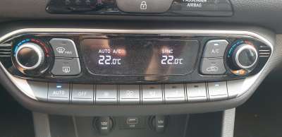Recambio de mando climatizador para hyundai i30 (pd) 2017- 1.4 cat referencia OEM IAM 97250G4200  