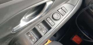 Recambio de mando elevalunas delantero izquierdo para hyundai i30 (pd) 2017- 1.4 cat referencia OEM IAM 93571G3030  