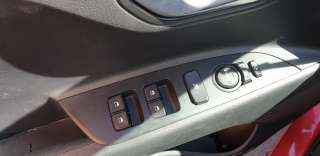 Recambio de mando elevalunas delantero izquierdo para kia stonic (ybcuv) 2017- 1.2 cat referencia OEM IAM 4D64901000  