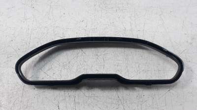 Recambio de moldura para peugeot 208 2012-2019 1.2 12v vti referencia OEM IAM 9673859177  