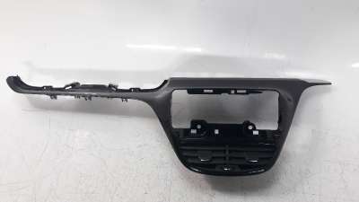 Recambio de rejilla aireadora para peugeot 208 2012-2019 1.2 12v vti referencia OEM IAM 9672848677  