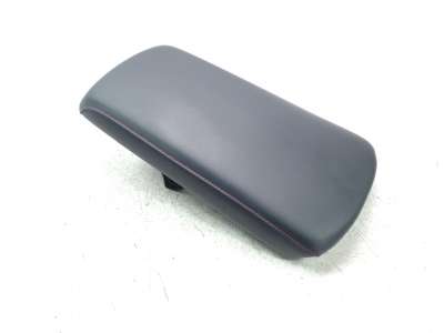 Recambio de apoyabrazos central para mazda 3 berlina (bp) 2019- referencia OEM IAM BDGF64450B02  