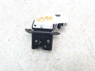 Recambio de cerradura maletero / porton para mazda 3 berlina (bp) 2019- referencia OEM IAM BDMT62310  