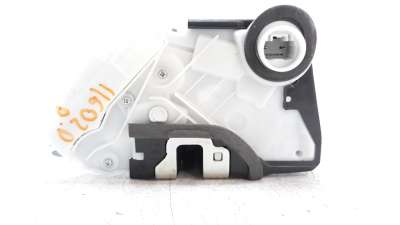 Recambio de cerradura puerta delantera derecha para toyota yaris 2017- referencia OEM IAM 690300D540  