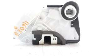Recambio de cerradura puerta delantera derecha para toyota yaris 2017- referencia OEM IAM 690300D540  