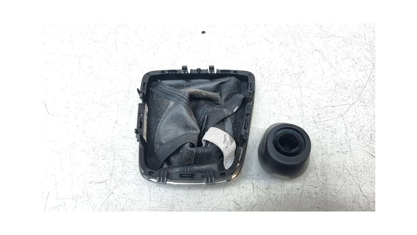 Recambio de pomo palanca cambio para opel corsa f 2019- 1.2 referencia OEM IAM 98298161ZD   Recambio de pomo palanca cambio para opel corsa f 2019- 1.2 referencia OEM IAM 98298161ZD