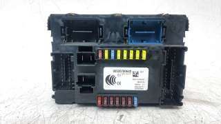 Recambio de caja reles / fusibles para jeep renegade 2014- 1.6 m-jet cat referencia OEM IAM 520780640  