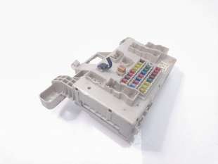 Recambio de caja reles / fusibles para toyota land cruiser (j12) 2002-2009 3.0 turbodiesel referencia OEM IAM 8274135110  