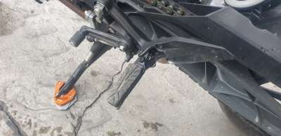 Recambio de estribo lateral para ktm 125 duke 2016- referencia OEM IAM 93003038000  