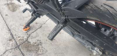 Recambio de estribo lateral para ktm 125 duke 2016- referencia OEM IAM 93003150033  