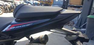 Recambio de moldura para honda cb 500f 2016- referencia OEM IAM 77250MKPDP0ZA  