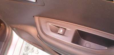 Recambio de mando elevalunas trasero derecho para peugeot 2008 (p1) 2019- allure referencia OEM IAM 98044803ZD  