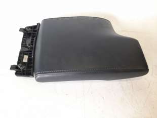 Recambio de apoyabrazos central para toyota hilux vii 2016-2020 2.4 d referencia OEM IAM 55437KK040  