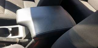 Recambio de apoyabrazos central para toyota hilux vii 2016-2020 2.4 d referencia OEM IAM 55437KK040  