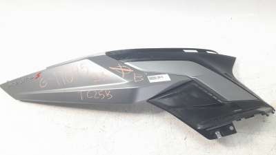 Recambio de moldura para kymco agility 50/125 2005- referencia OEM IAM 83500ALJ8E10  
