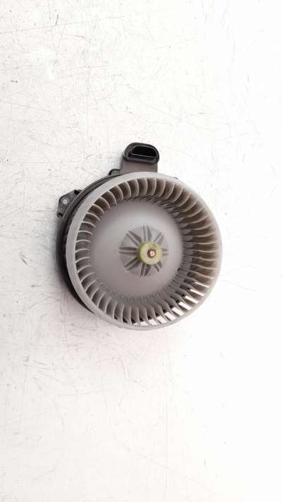 Recambio de ventilador calefaccion para toyota rav 4 2012-2019 referencia OEM IAM 2727008105  