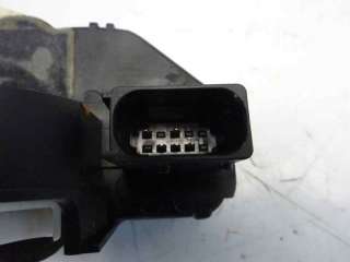 Recambio de cerradura puerta delantera derecha para opel astra j lim. 2009-2015 excellence referencia OEM IAM 13579523  