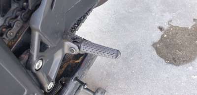 Recambio de estribo lateral para honda cb 650r 2018- cb 650r referencia OEM IAM 50700MKND5  